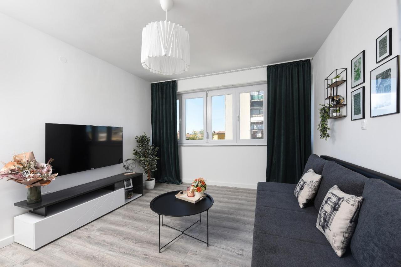 Niko Apartment *